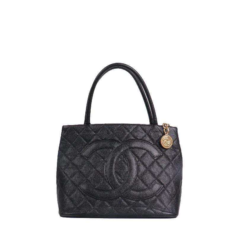 CHANEL - Sac cabas Medaillon Chanel en cuir grainé noir